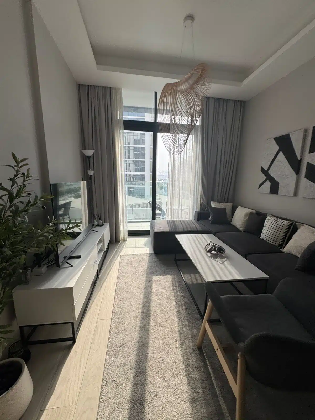 Modern 1-bedroom apartment for rent in Azizi Riviera, MBR City – 476 sq.ft with balcony and parking, AED 80,000 annually